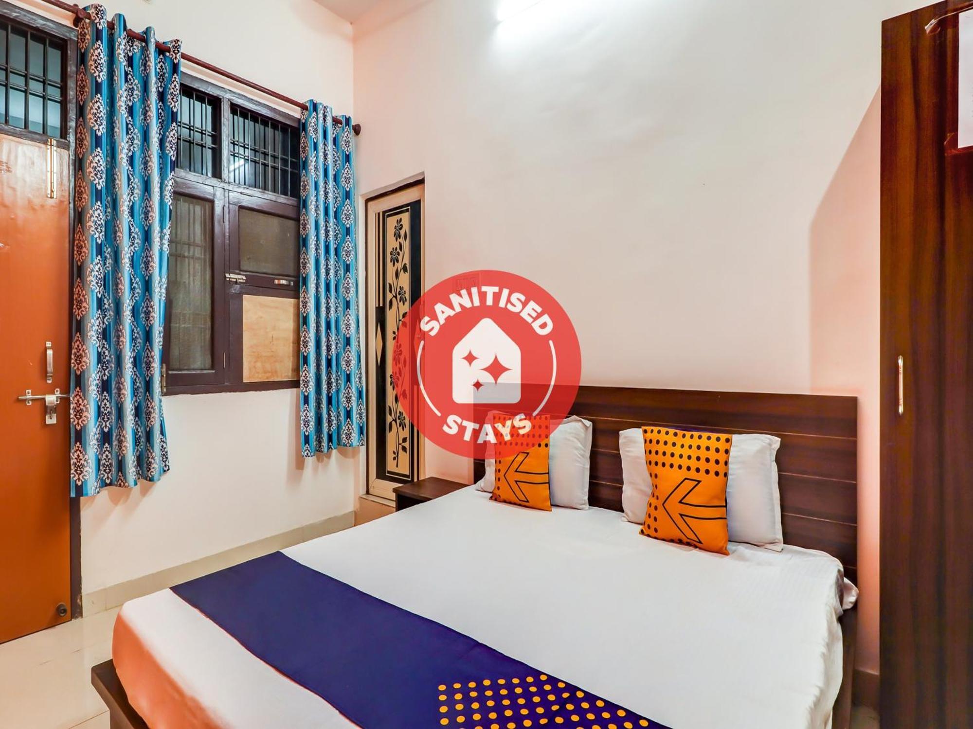 Hotel Spot On Lck1224 Hotel R K Palace